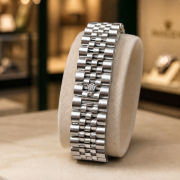 Geometric Pattern Dial Crystal Date Men’s Watch